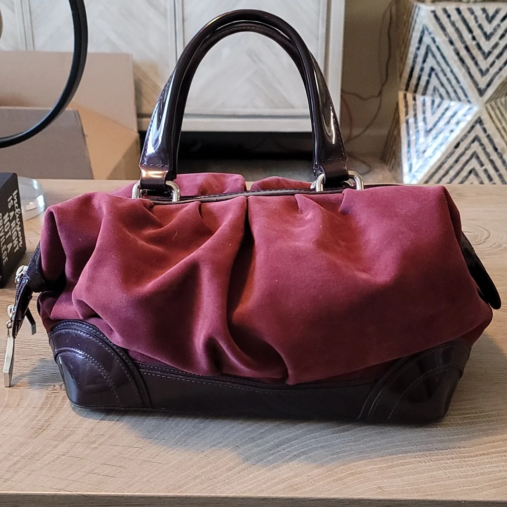 Beijo Suede Tote Cranberry & Eggplant - Picture 4 of 6